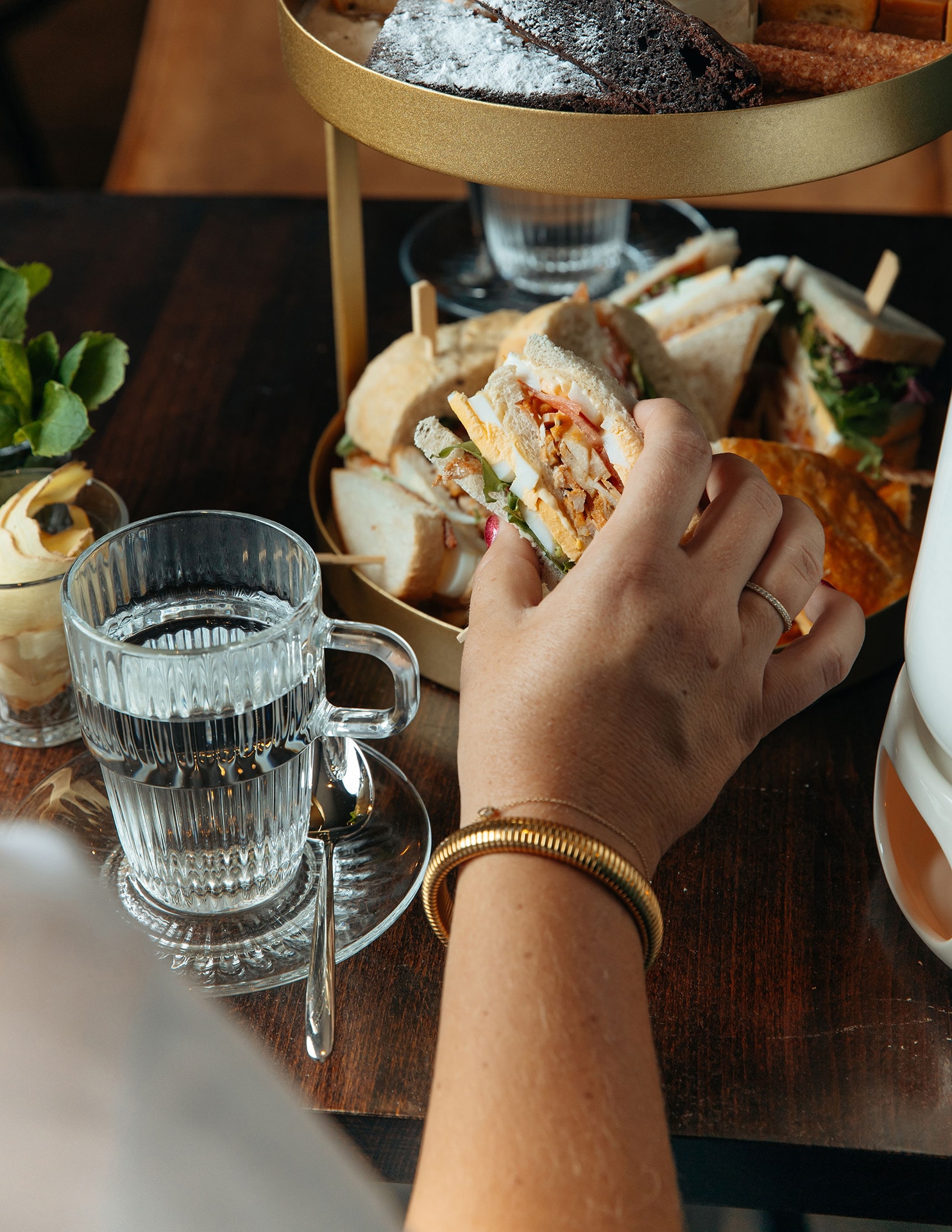 Genieten van een High Tea bij Labrochette Hoogeveen